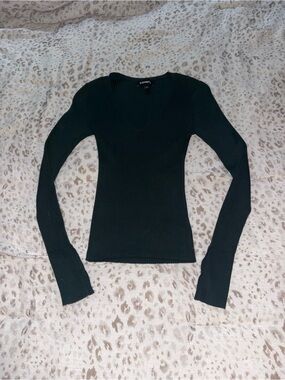 Express Dark Green Ribbed V-Neck Long Sleeve Top - Slim Fit